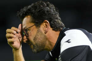 Alberto Valentim fala em 'gosto amargo' após empate, mas prevê crescimento da Ponte Preta