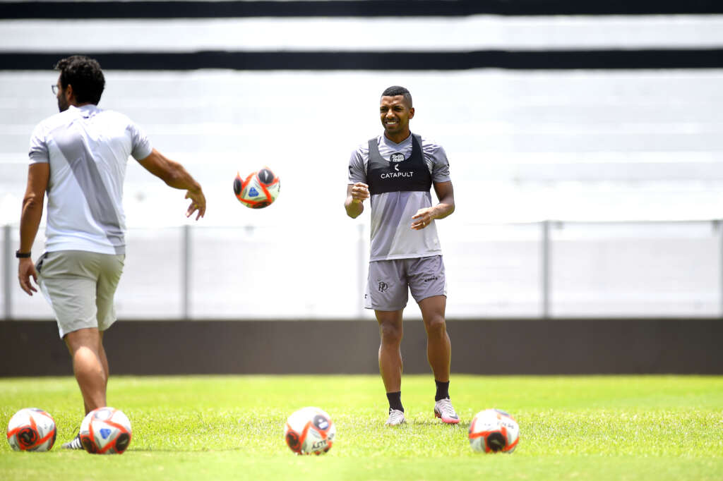 “Absorvemos rápido”, diz atacante sobre trabalho de Valentim na Ponte Preta