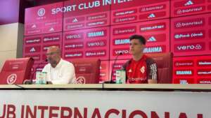 Novo volante do Inter destaca amizade com técnico para fechar acordo