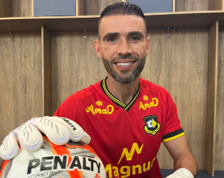 Sao Bernardo contrata o goleiro Vanderlei