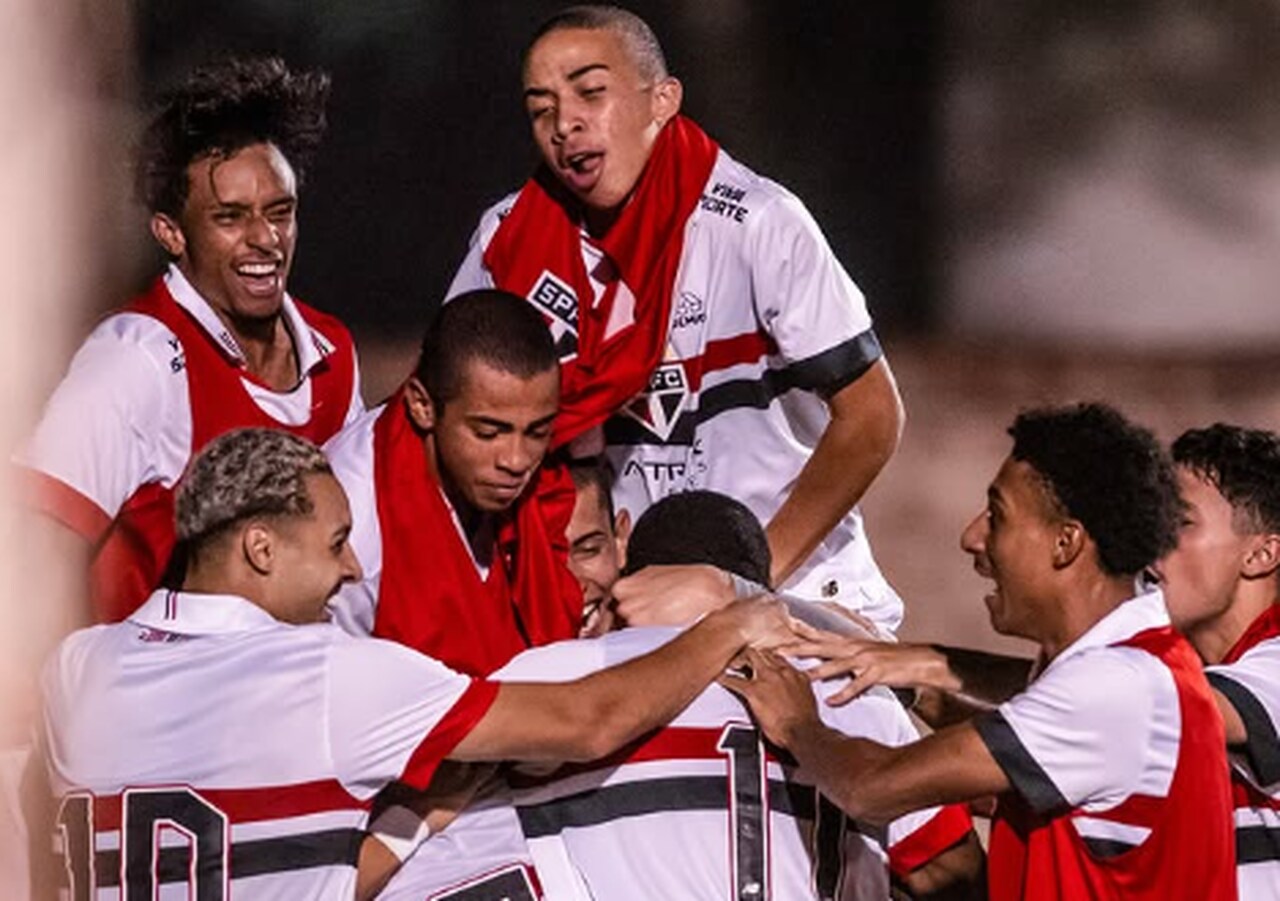 COPINHA: São Paulo bate Cruzeiro e é o primeiro semifinalista