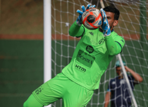 Goleiro do Guarani comenta retorno em 2025: 