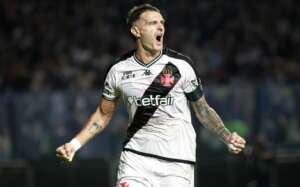 Vasco 4 x 1 Portuguesa - Vegetti marca 2 e Coutinho faz golaço