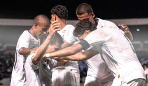 Filho de Robinho marca, Santos goleia e garante vaga antecipada na Copinha