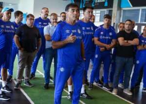 Alvo do Palmeiras, meia é baixa na reapresentação no Grêmio