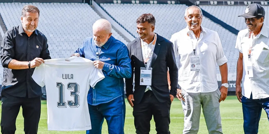 Lula doou para a Arena Corinthians