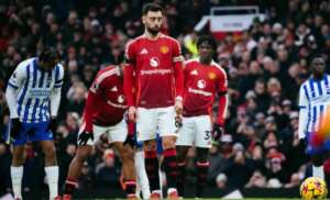 United volta a tropeçar e perde, em seu estádio, do Brighton no Inglês
