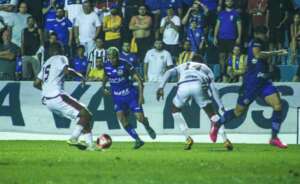 São José 3 x 0 Linense - Águia aproveita expulsão e vence tranquila