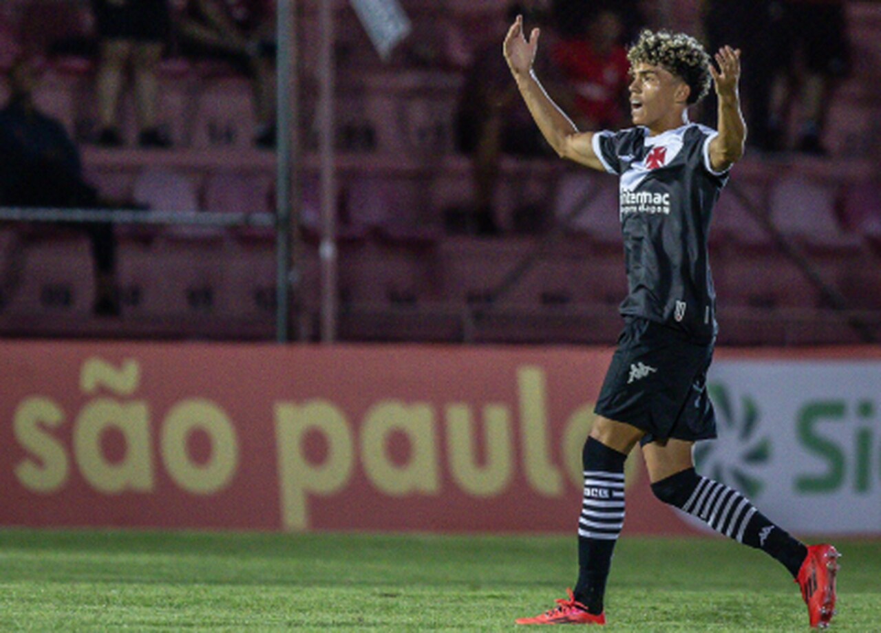 COPINHA: Vasco goleia Flamengo-SP e garante vaga nas quartas