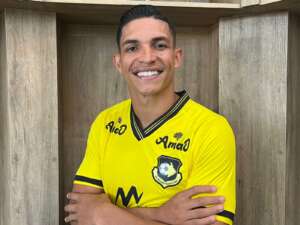 São Bernardo contrata lateral que passou por dois clubes da Série A