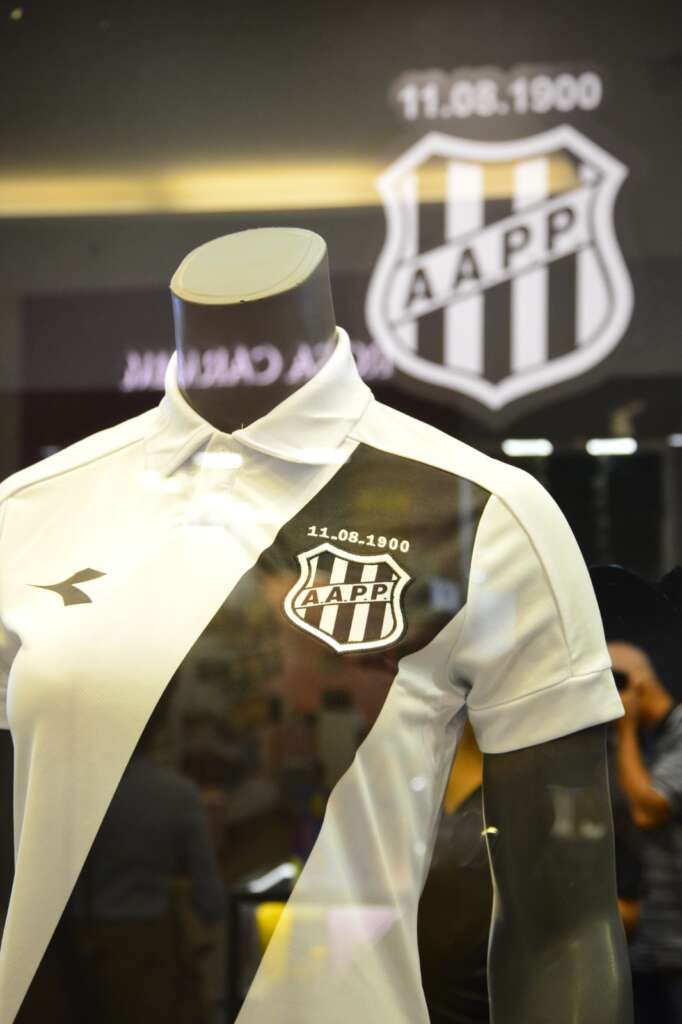 Inspirada em 1997, Ponte Preta lança novo uniforme para a temporada de 2025 5 WhatsApp Image 2025 01 17 at 21.25.14