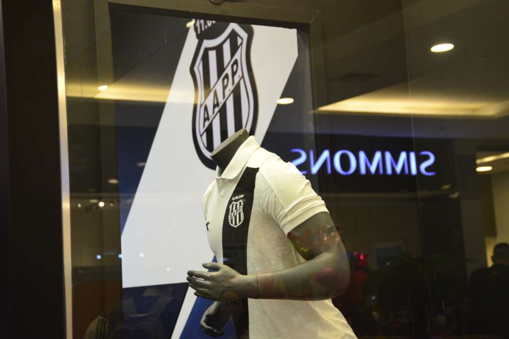 Inspirada em 1997, Ponte Preta lança novo uniforme para a temporada de 2025 4 WhatsApp Image 2025 01 17 at 21.25.15