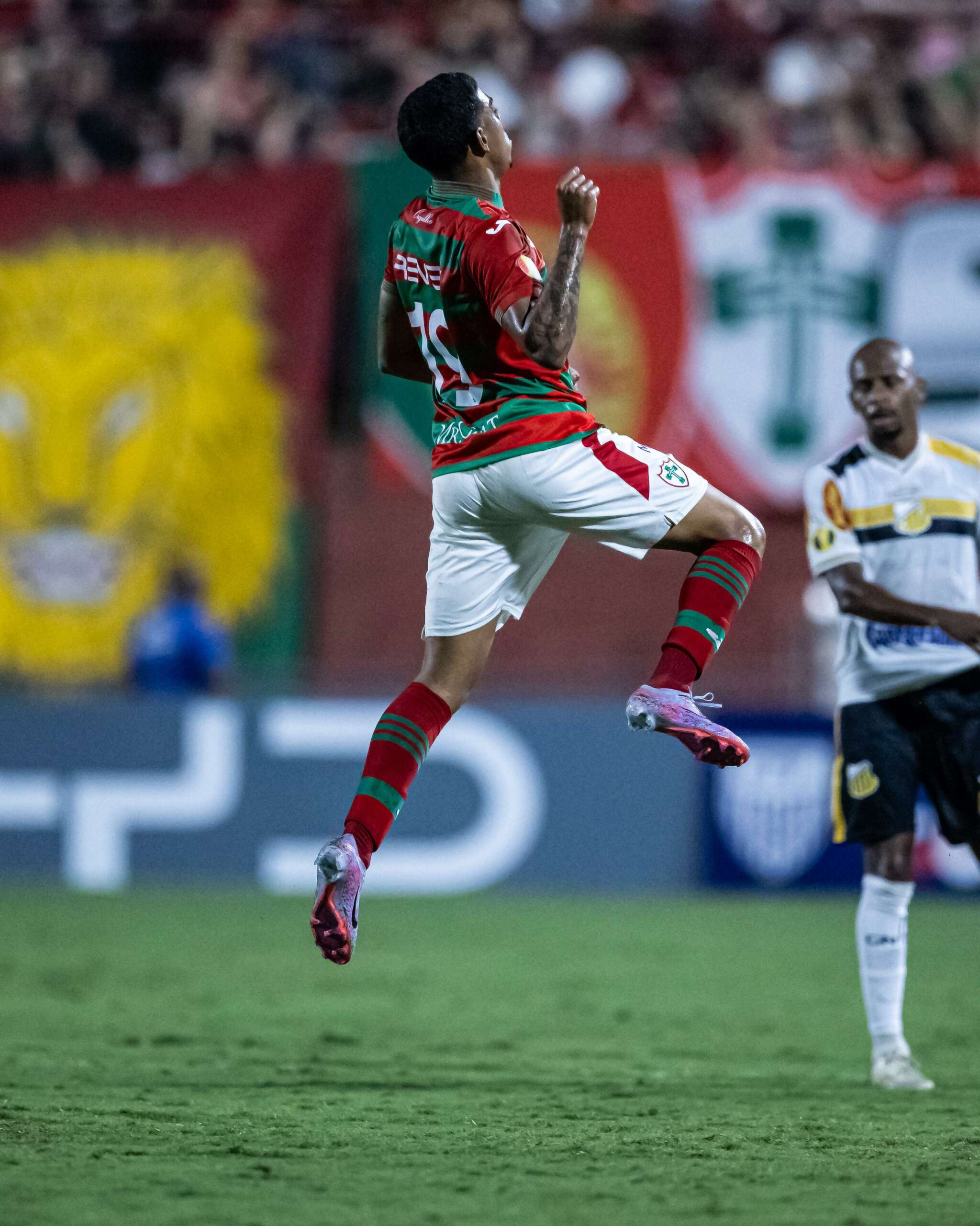 Paulistão: Atacante da Portuguesa comemora gol e projeta jogo contra a Ponte Preta