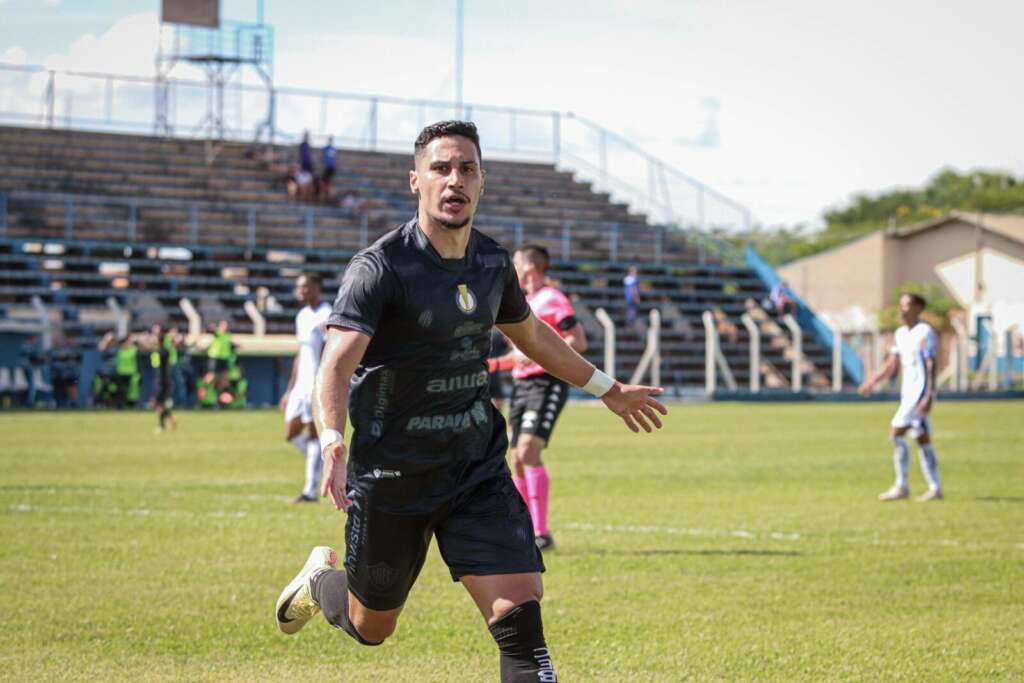 Monte Azul 1 x 1 Rio Branco - Equilíbrio entre campeões 2 Rio Branco Monte Azul Júlio Vitor