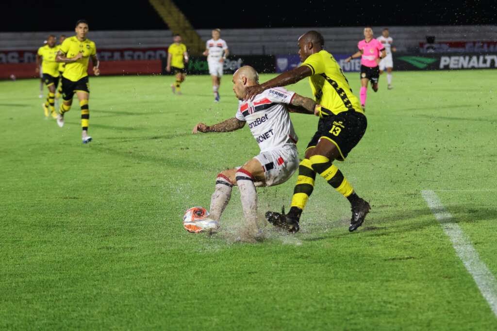 Botafogo-SP 0 x 1 São Bernardo - Vitória na chuva e liderança do Grupo D (Foto: João Victor Menezes de Souza/Agência Botafogo)