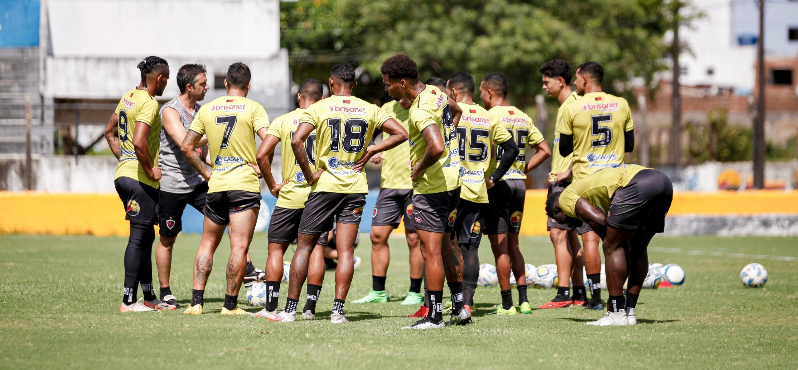 Paraibano: Botafogo-PB tem problemas no time para enfrentar o Serra Branca (Foto: Cristiano Santos/Botafogo-PB)