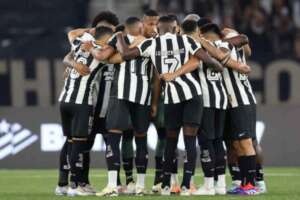 Botafogo nega atraso em premiação e diz que elenco pediu aumento não previsto