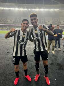 Botafogo vence o clássico contra o Fluminense sob olhares de Dorival Jr.