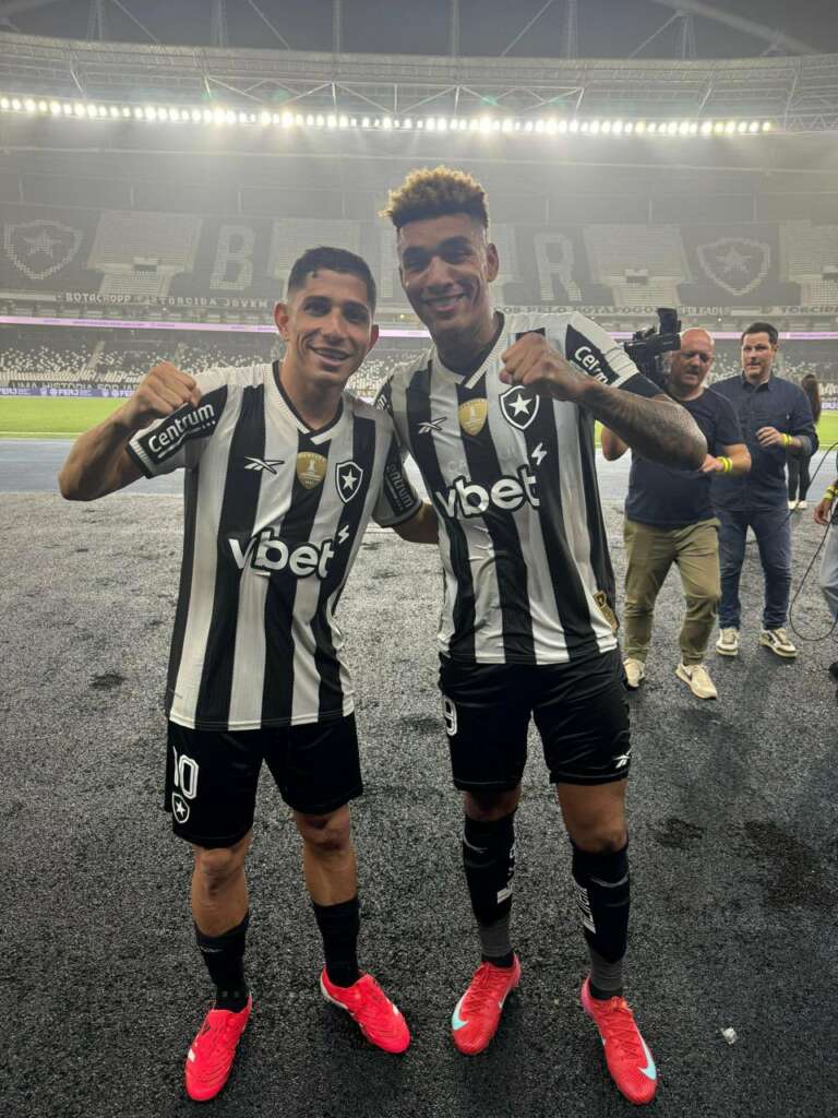 Botafogo vence o clássico contra o Fluminense sob olhares de Dorival Jr.