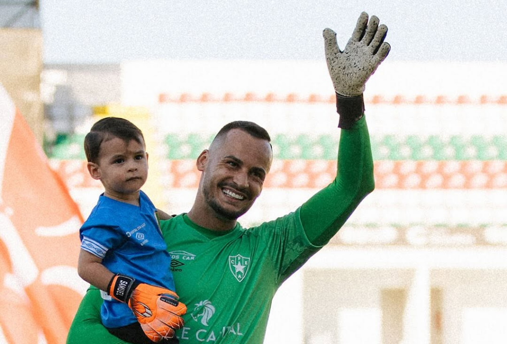 Campeão com o Guarani, goleiro deixa time português após brilhar em acesso