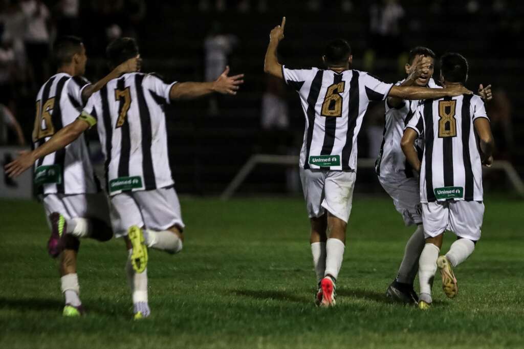 Central vence Náutico Pernambucano