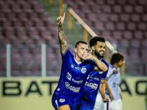 SERGIPANO: Confiança bate Falcon e se isola no topo