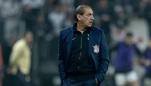 Ramón Díaz cobra evolução do Corinthians e deve escalar 'força máxima' contra o São Paulo