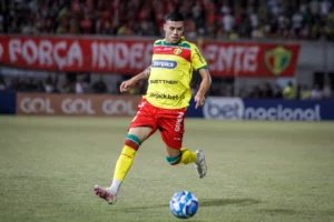 Chapecoense anuncia atacante Dentinho, cotado no Guarani