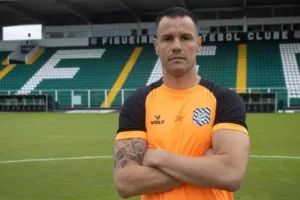 Ídolo, Wilson revela busca por zagueiro e coloca Figueirense na briga por título estadual