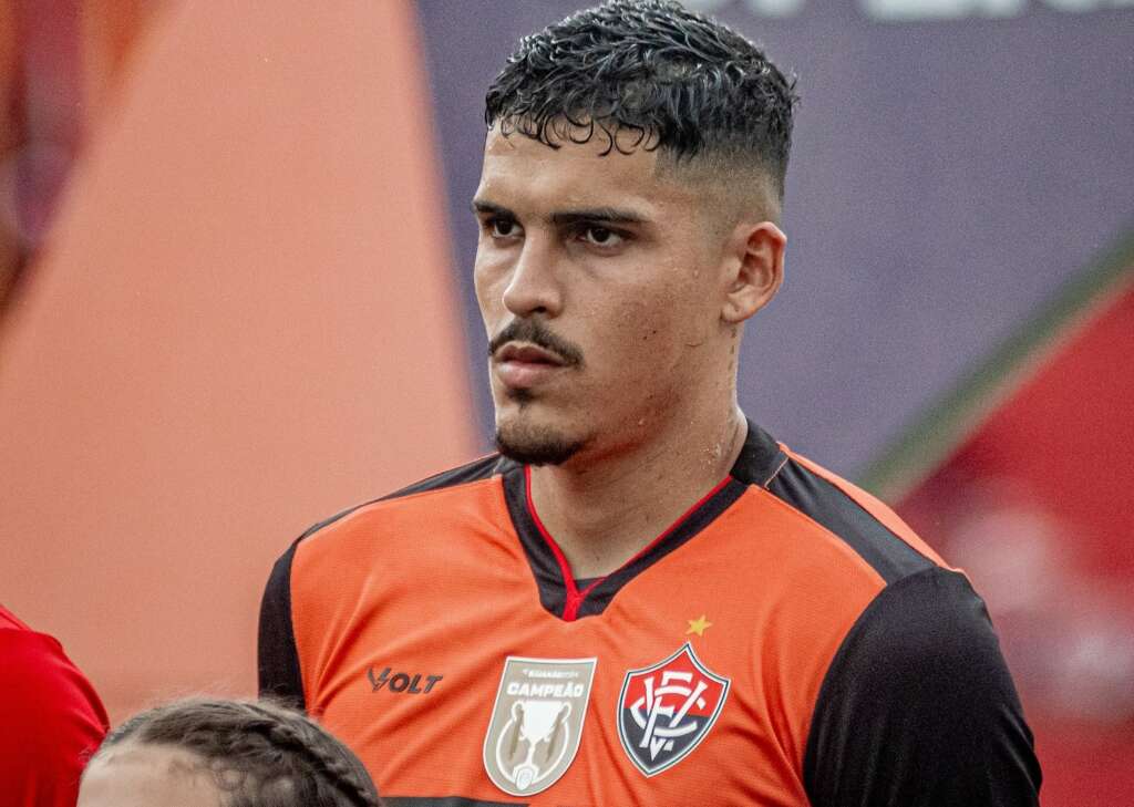 Fintelman estreia Vitória