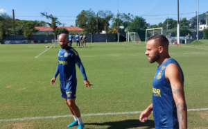 Treino do Santos tem Thaciano e demais reforços; Tiquinho Soares é aguardado