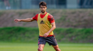 Catarinense: Criciúma tem interesse na contratação de zagueiro ex-Flamengo e São Paulo