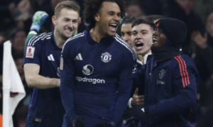 United bate Arsenal nos pênaltis e avança na Copa da Inglaterra com um menos