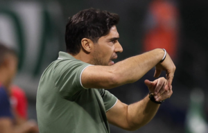 Abel descarta 'descanso' no Palmeiras, mas explica time diferente: 'Calendário congestionado'