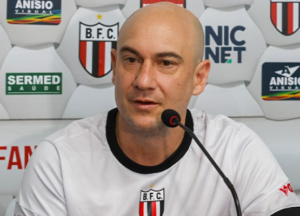 Técnico do Botafogo-SP analisa derrota para o Guarani: 