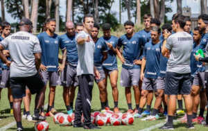 Júnior Rocha enaltece elenco após vitória da Ferroviária na estreia do Paulistão Série A2