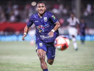 Artilheiro do Carioca, jovem atacante do Maricá chama atenção de clubes