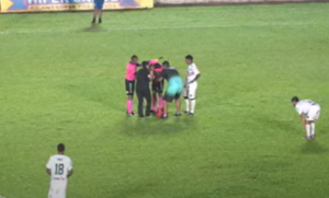 BIZARRO! Árbitro é substituído por 'inseto no ouvido' no Paulistão Série A4