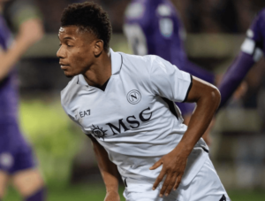 David Neres marca, Napoli vence Fiorentina e chega à liderança do Italiano