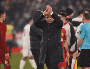 Liverpool e Manchester United ficam no empate em 2 a 2 no Inglês