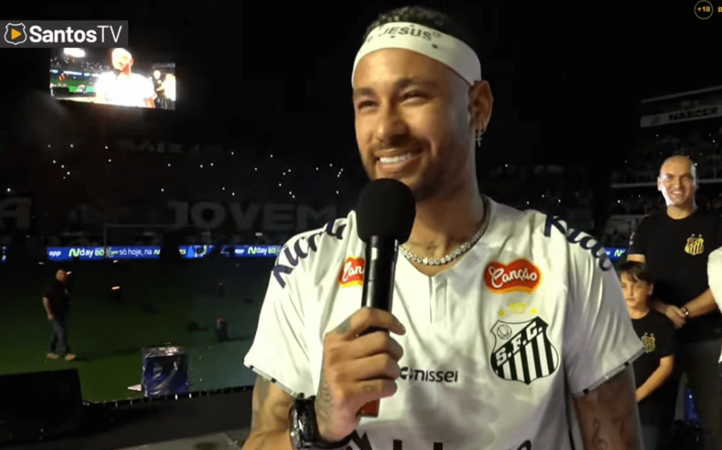 Neymar fala em jogar ‘até de goleiro’ e diz que contrato com o Santos pode ser prorrogado