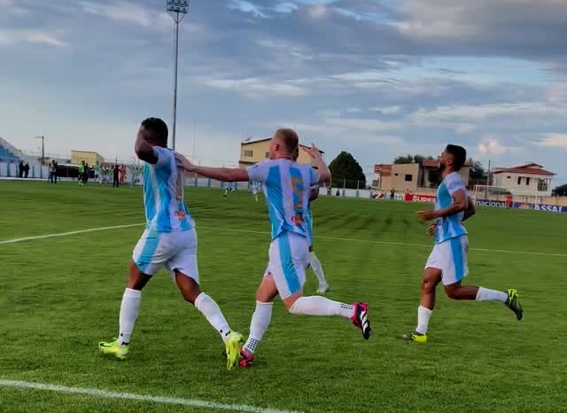 Maracanã supera Iguatu Cearense