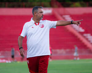 Técnico do Náutico exalta força da base: 