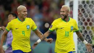 Neymar reage a post de Richarlison em referência ao retorno do ídolo ao Santos