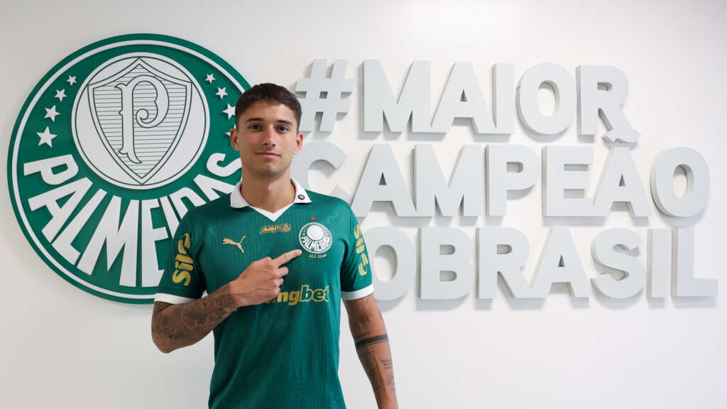 Palmeiras anuncia meio-campista uruguaio Emiliano Martínez: ‘Clube gigantesco’