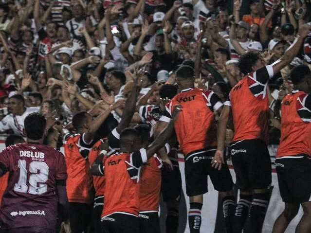 Santa Cruz vence Petrolina Pernambucano