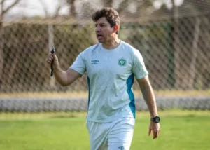 Paraná demite Argel Fuchs e anuncia Tcheco como novo técnico