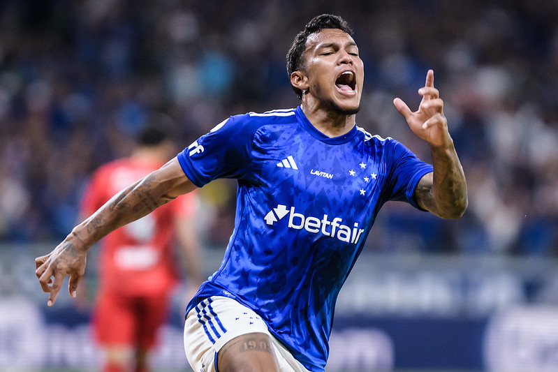 Gabriel Veron faz exames no CT Rei Pelé e empresário ‘entrega’ acerto com o Santos