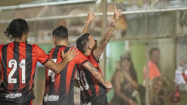 Vitória goleia Juazeirense Baiano