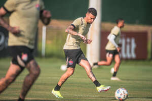 Reforço do Vitória acompanha primeiro treino neste domingo